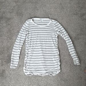 Market & Spruce White and Gray Ruched Long Sleeve Tee